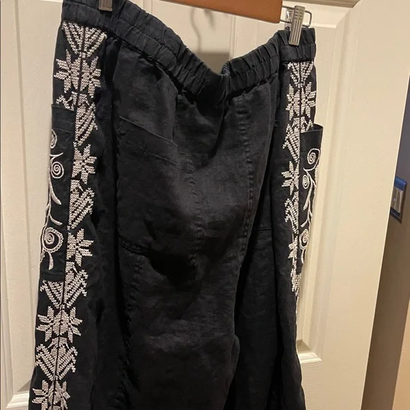 Johnny Was Black Embroidered pants - Picture 6 of 6